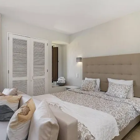 Garden Paradise, Old Town & Apartamento *